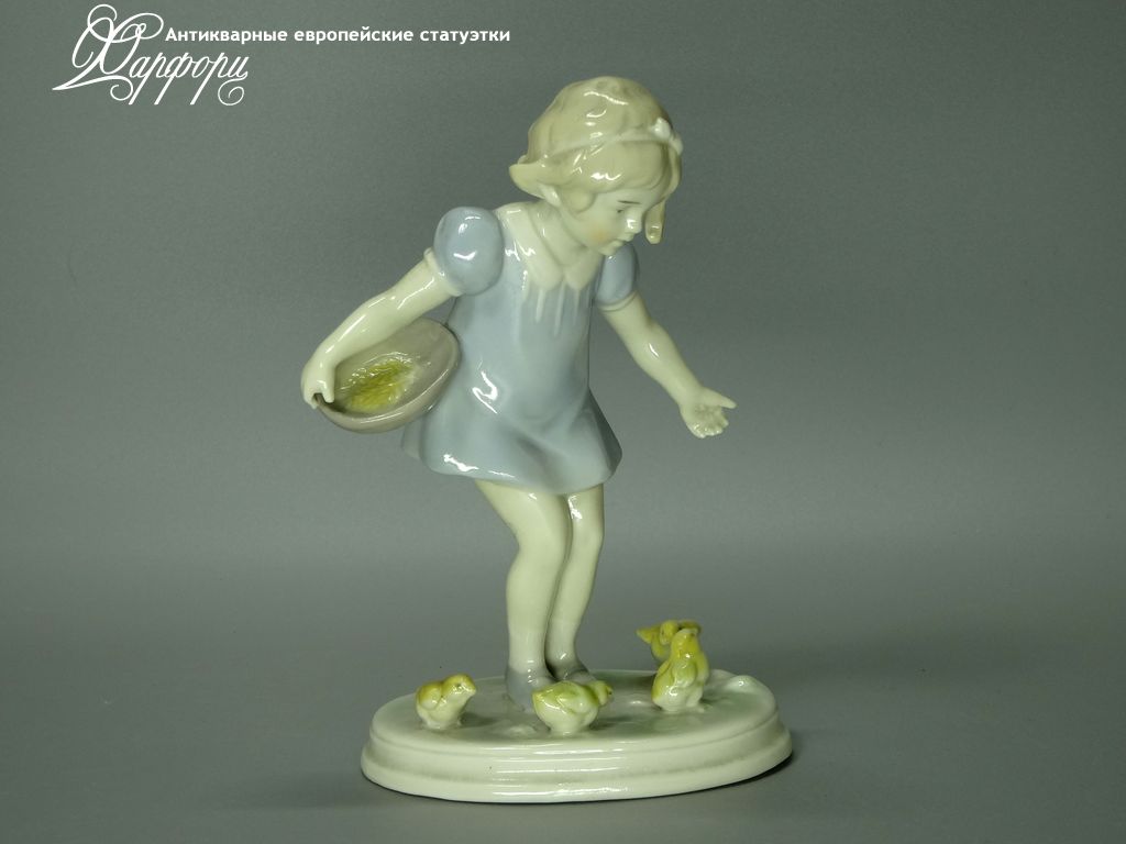Купить фарфоровые статуэтки Metzler&Ortloff, Девочка и цыплята, Германия
